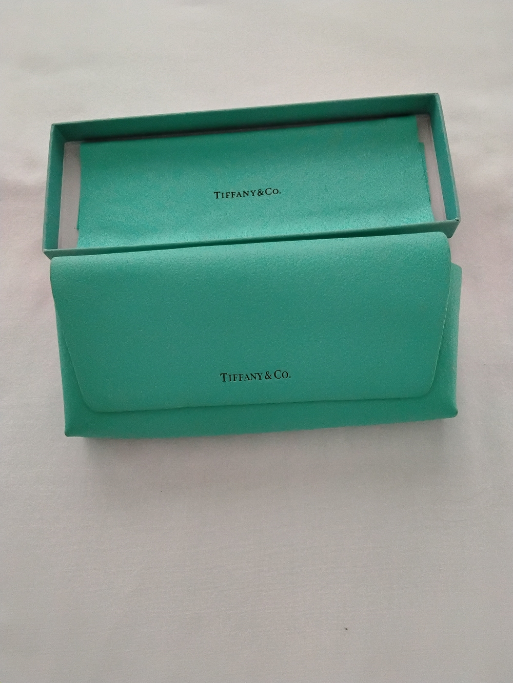 Tiffany & Co. Blue-Green Porcelain Gift Box Trinket Dish with White Bow - Picture 4 of 4